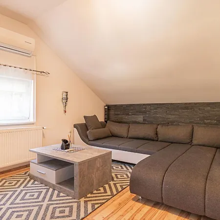 Zala House With Jacuzzi & Garden - Happy Apartmán *