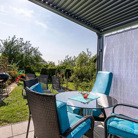 Zala With Jacuzzi - Happy *