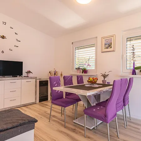 Zala With Jacuzzi - Happy Apartamento