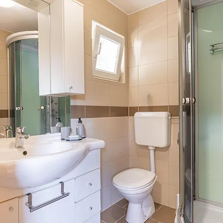 Zala House With Jacuzzi & Garden - Happy Apartmán *