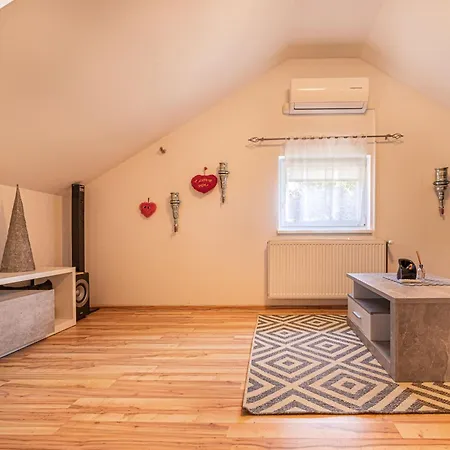 Apartment Zala With Jacuzzi - Happy