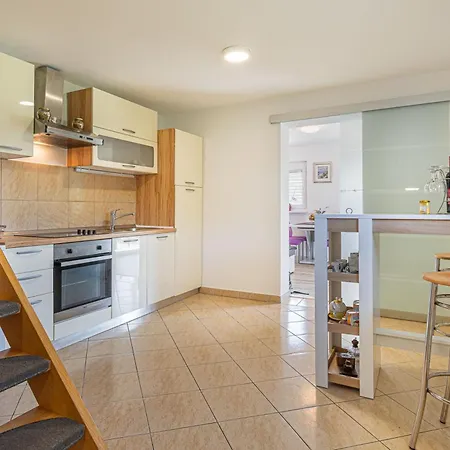 Zala House With Jacuzzi & Garden - Happy Apartmán