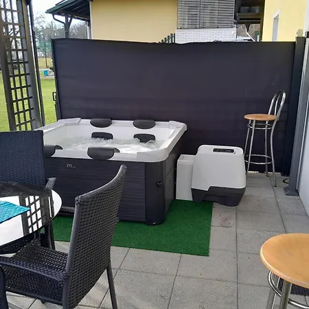 Zala House With Jacuzzi & Garden - Happy Apartmán *