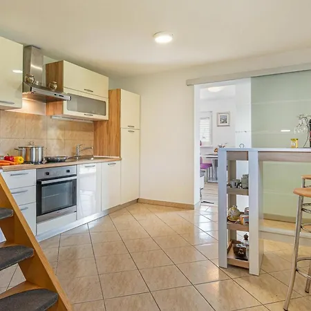 Apartmán Zala House With Jacuzzi & Garden - Happy *