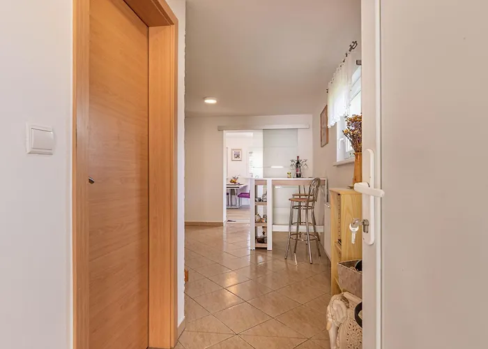 Zala With Jacuzzi - Happy شقة