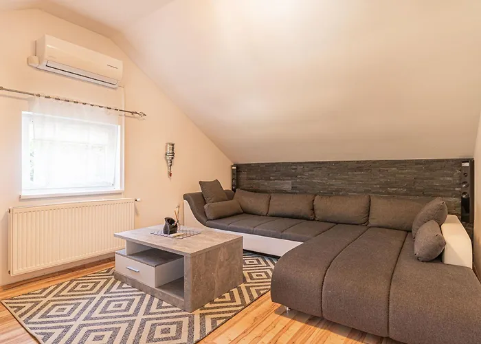 Zala With Jacuzzi - Happy شقة *